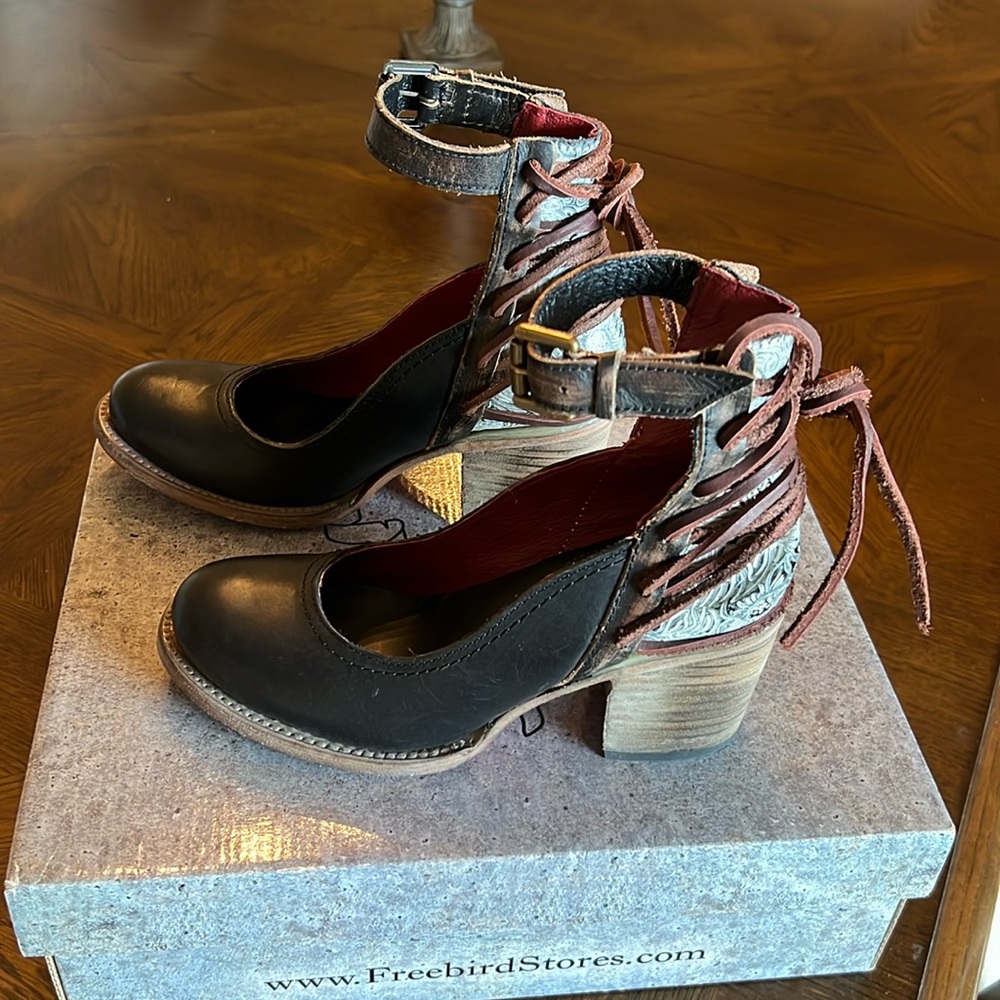 Freebird Raeanne leather shoes.  Black Multi women’s 6. LNC
